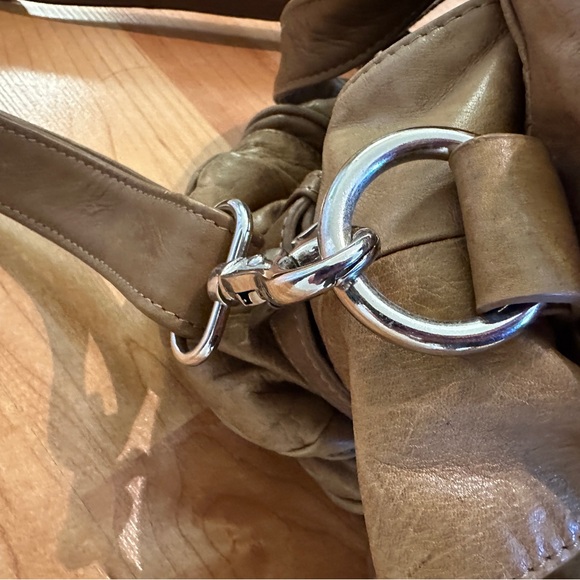 Jesslyn Blake Leather Weekend Bag - Picture 5 of 12